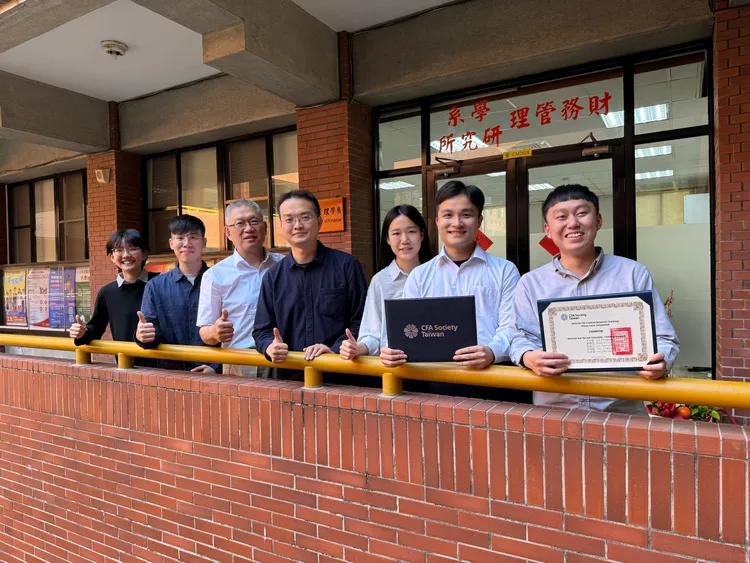 中山大學財務管理學系碩士班4月將代表臺灣出戰亞太區分區半決賽，與中日韓名校共11支隊伍一較高下。中山大學提供