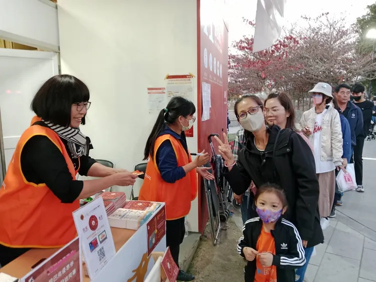 安平燈區各服務站推出加碼活動。市府提供