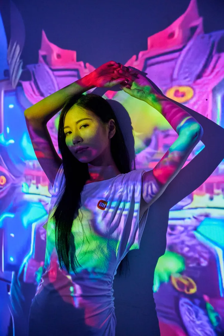 「Beyond Light 尋光而來 光影藝術展」，展示了小米集團與徕卡共同開發的卓越功能。讓米粉實際操作 Xiaomi 14 Ultra，並與藝術裝置進行互動。業者提供