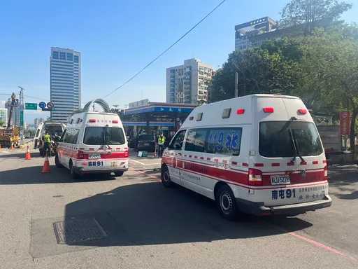 高雄獨居女多日未見！鄰居聞異味報警　破門卻見人倒臥浴室亡