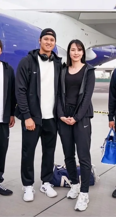 大谷翔平（左）、田中真美子（右）用New Balance鞋款悄悄放閃一波。翻攝大谷翔平IG