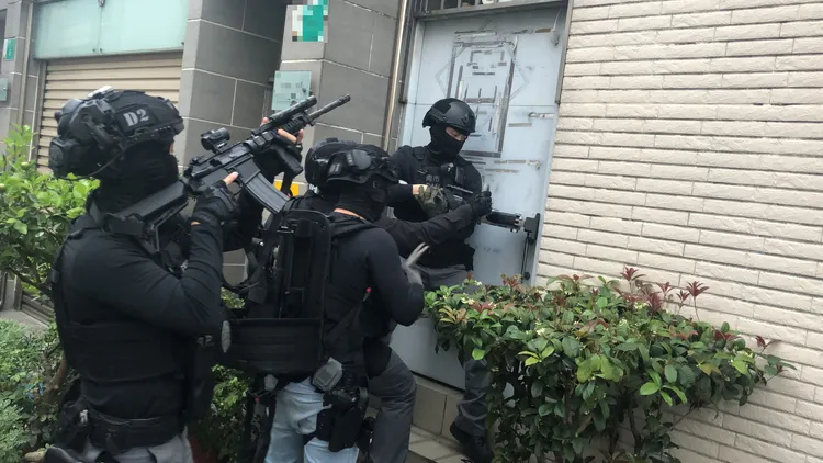 台南警方掃蕩黑幫，連逮7名治平對象。讀者提供