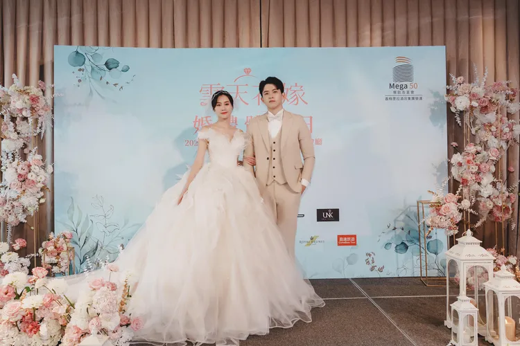 Mega50宴會廳日前舉辦雲天花嫁婚禮體驗日，吸引數十組新人踴躍參與。業者提供