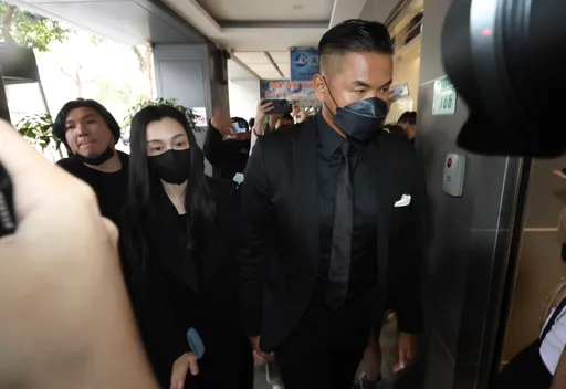 陳建州捲METOO後首露面！緊牽范瑋琪悼小S公公　4字曝復出動向