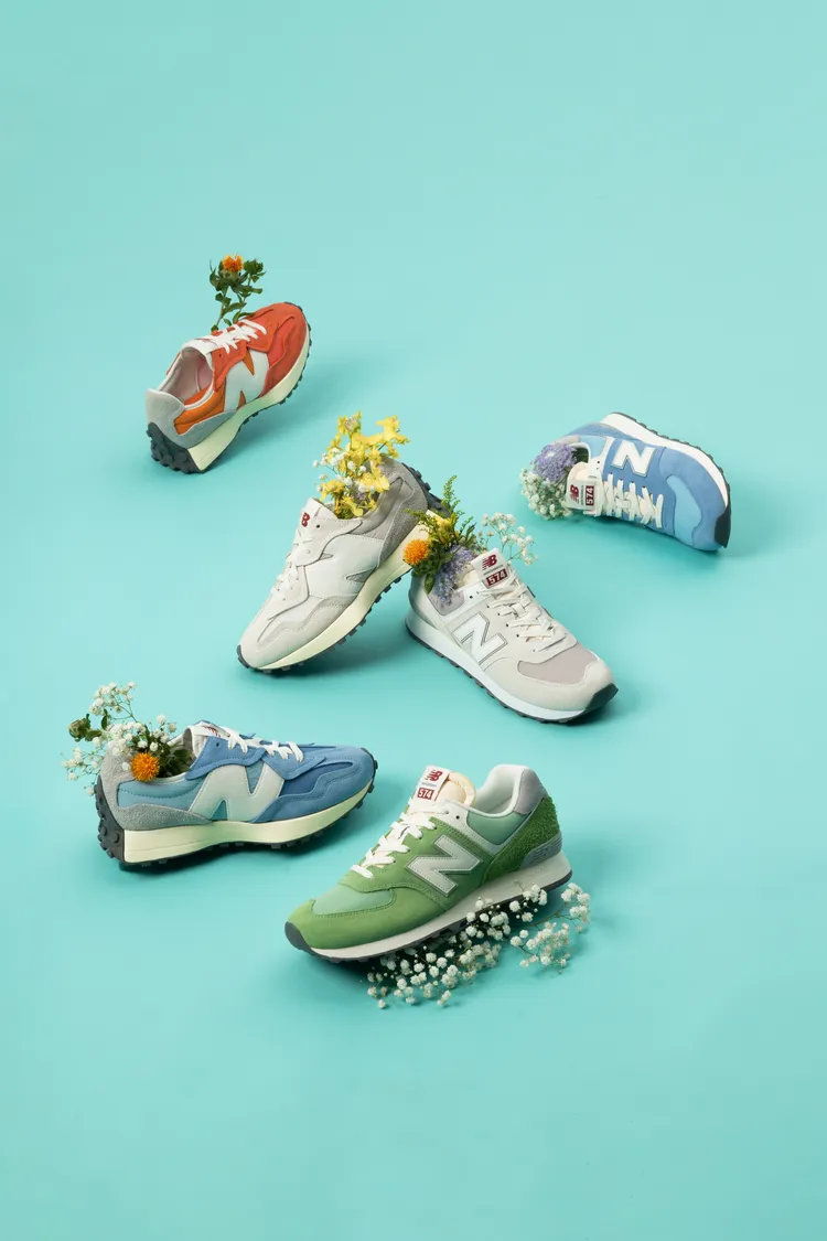 New Balance 327、574春日商品形象照。品牌提供