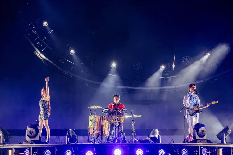 告五人在成小長大的故鄉舉辦大型售票演唱會。相信音樂提供