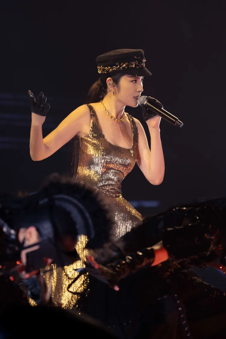 陳慧琳戰袍洩好身材。環球音樂提供