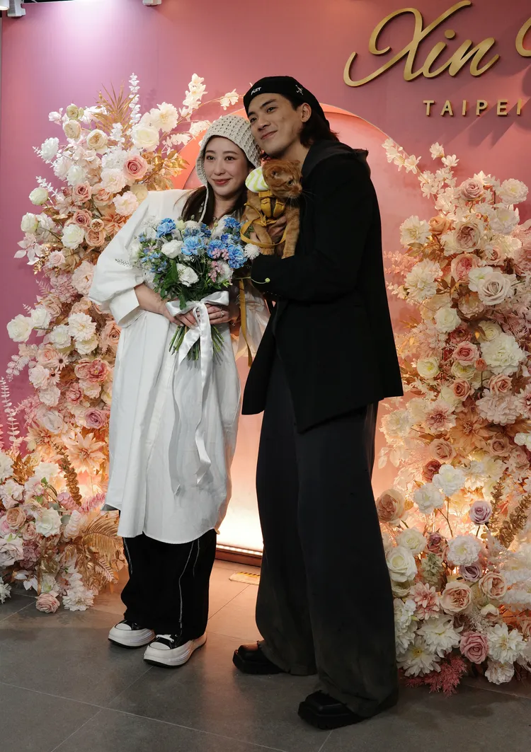 林哲熹（右）和Cindy今日成婚。Cindy提供