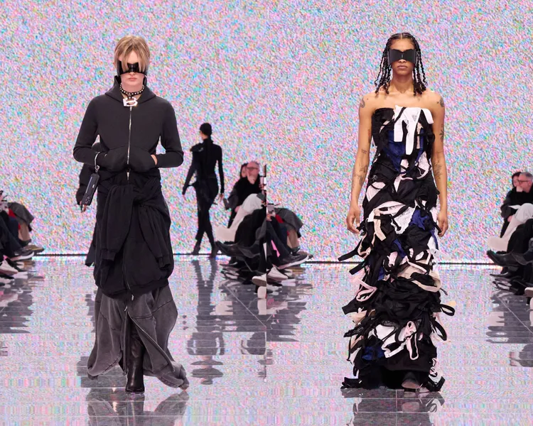 BALENCIAGA 2024秋冬大秀。品牌提供