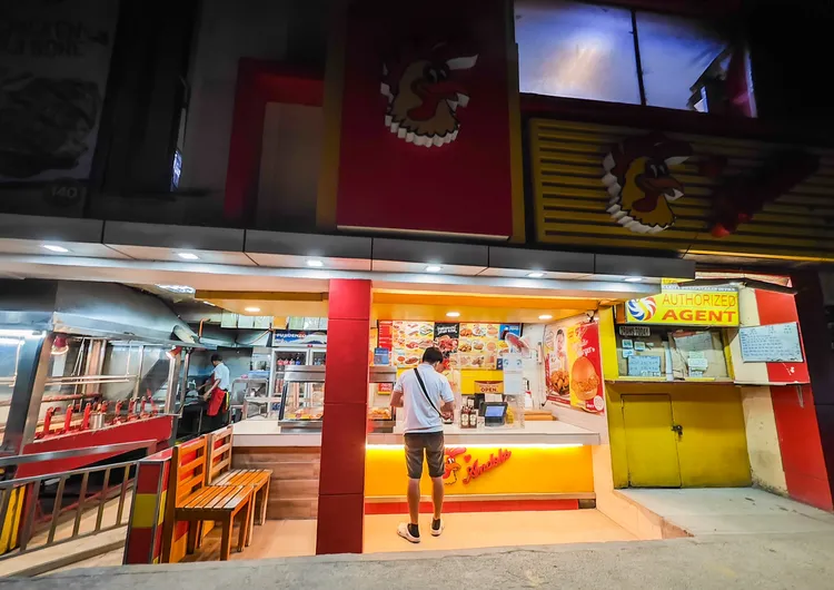 深夜也營業的Andok's堪稱消夜良伴。田欣雲攝影