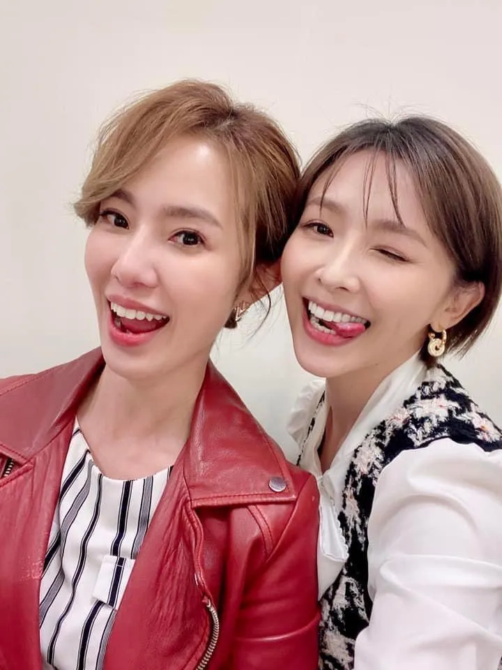 黃瑄（左）和吳婉君曾經交好。翻攝吳婉君臉書