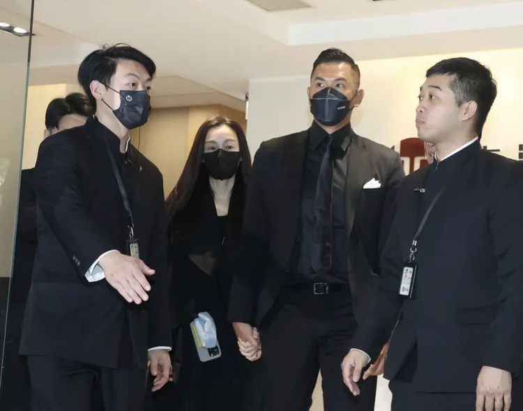 范范與黑人日前到小S（公公許慶祥靈堂致意。資料照片