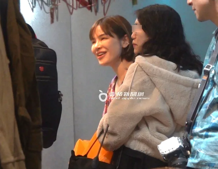 陳沂笑臉迎人跟到場粉絲互動寒暄。特勤中心攝