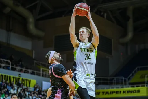 中華男籃有救了!新歸化球員就是他?