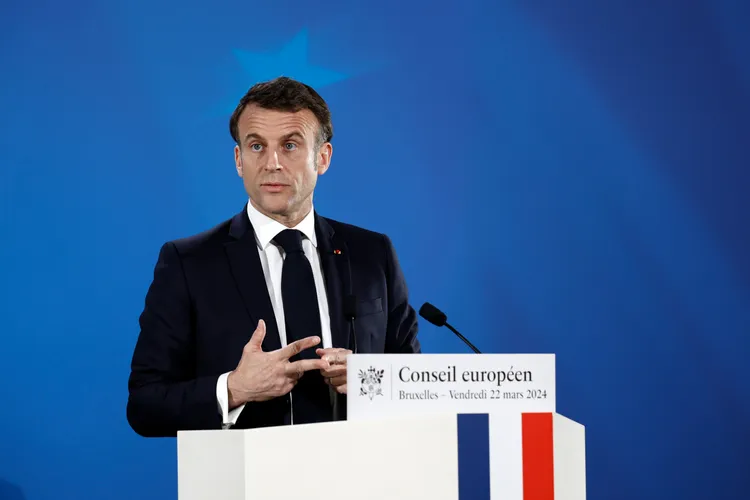 法國總統馬克宏告訴以色列總理尼坦雅胡，在加薩走廊南部拉法巿進行人員強迫遷移的作法將構成「戰爭罪」。美聯社