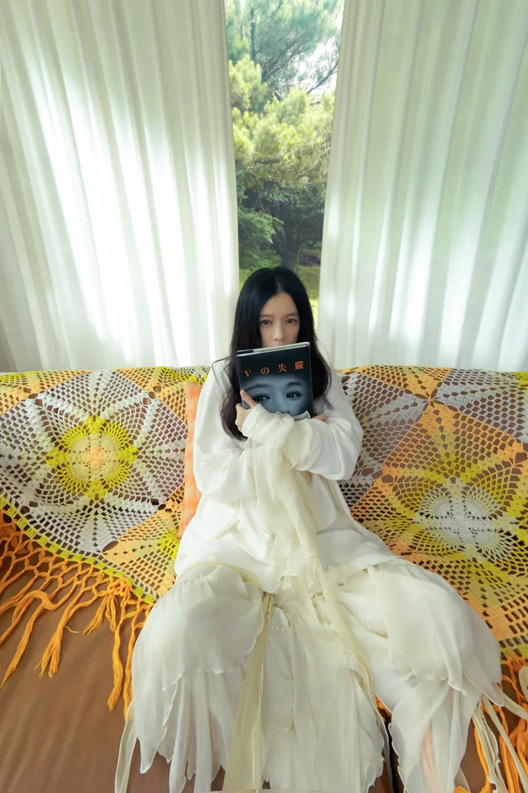 拍攝MV時，徐若瑄有許多情緒低落的戲份，精湛的演技，讓身旁的工作人員落淚。索尼音樂提供