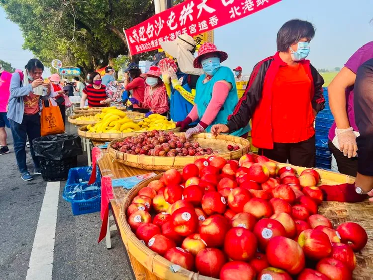 林茂賢建議有意供食的信衆，可選擇起駕日或週末、週日人潮最多時供應。翻攝林茂賢臉書