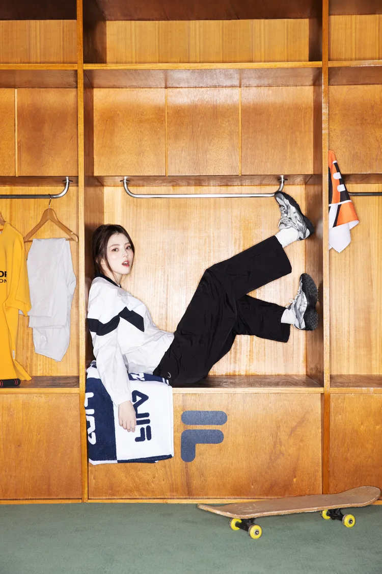 韓素希腳上的全新「ECHAPPE MS」鞋款即將在4月上市。