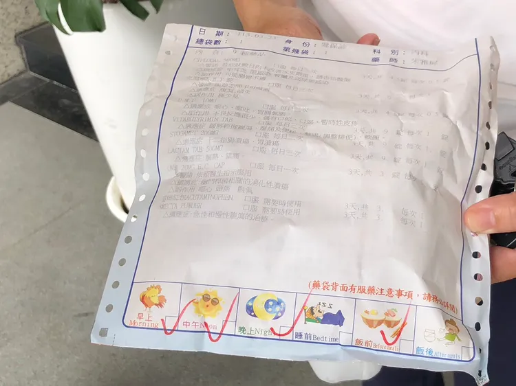 她請家人載她去看醫生，吃藥後才漸漸好轉。王志弘攝