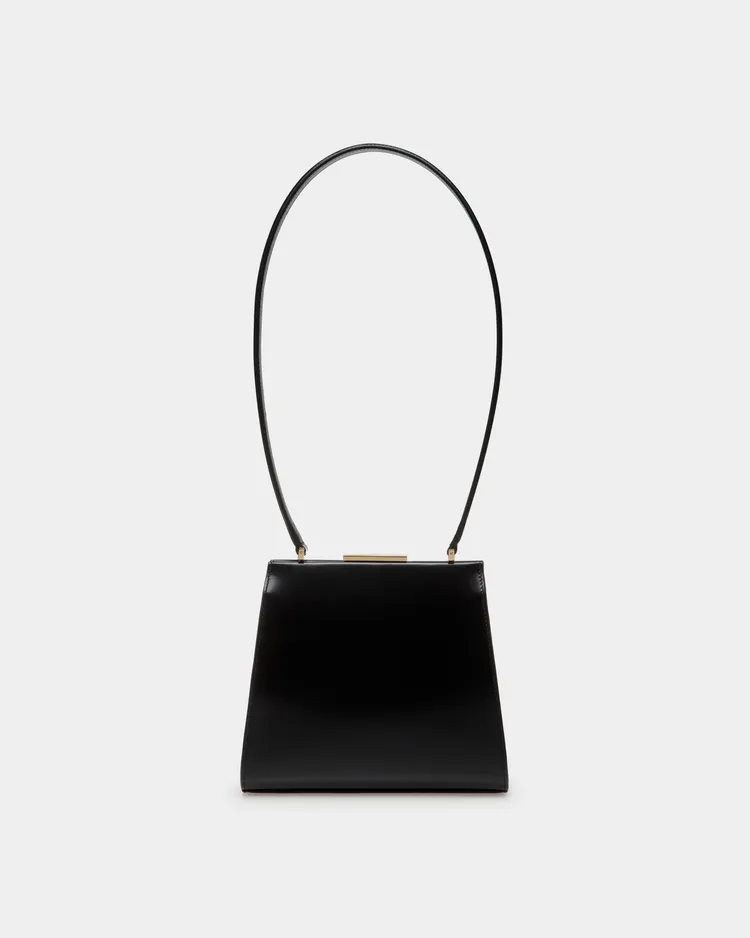 DECO'提把包，10萬68000元。品牌提供