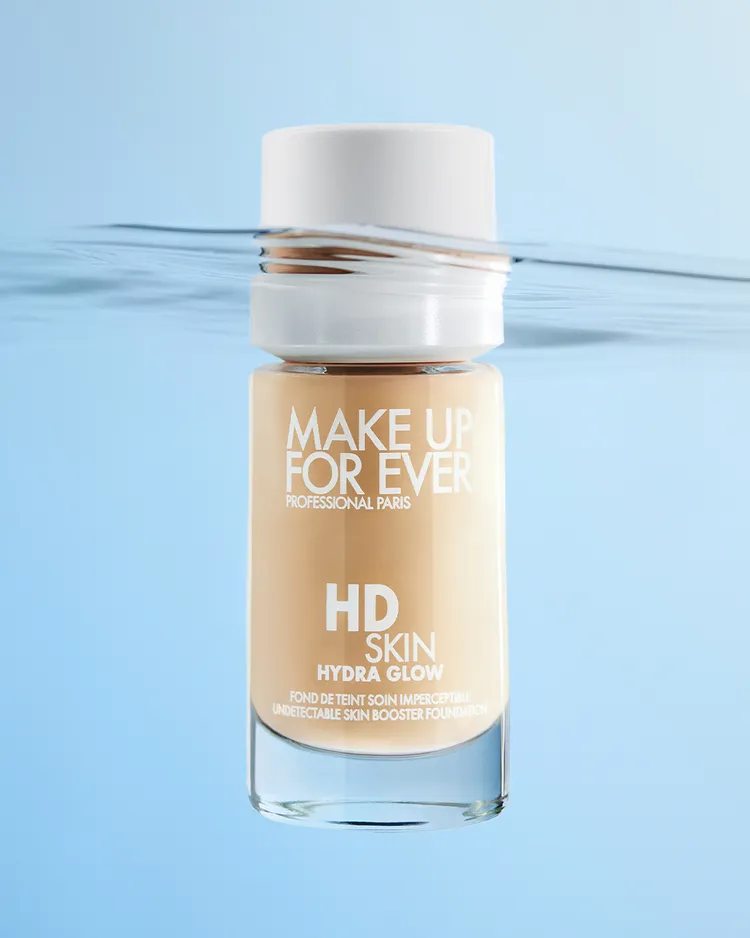 MAKE UP FOR EVER粉無痕活潤精華粉底液，1850元。品牌提供