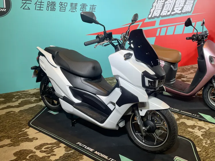 電車休旅旗艦EV-C1則引進韓國設計，打造出經典跑旅外型。林浩昇攝