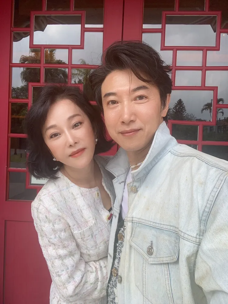 邱于庭（左）有意進軍YT頻道，向陳鴻討教。陳鴻提供