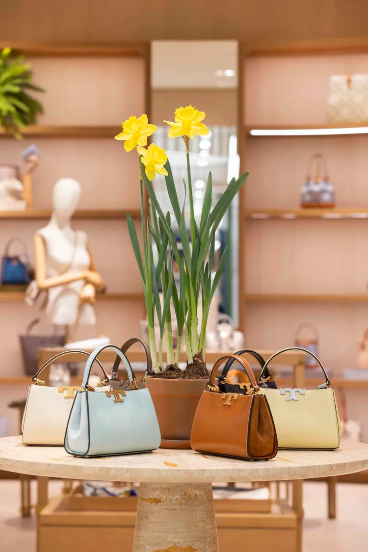 Eleanor迷你手提包是隋棠最愛的單品。品牌提供