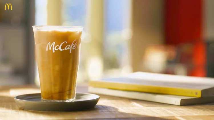 「焦糖冰奶茶」自3月27日起長期供應，單點66元。業者提供