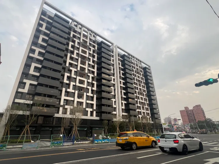 歐美建設成屋案「向森青」，預計329檔期公開，市場評估房價將落在3字頭中後段！葉家銘攝