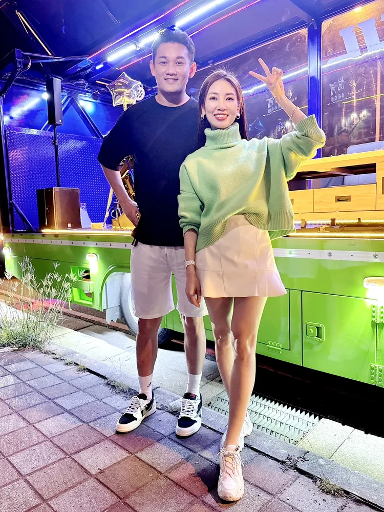 向蕙玲現身移動夜店造勢。豪記唱片提供