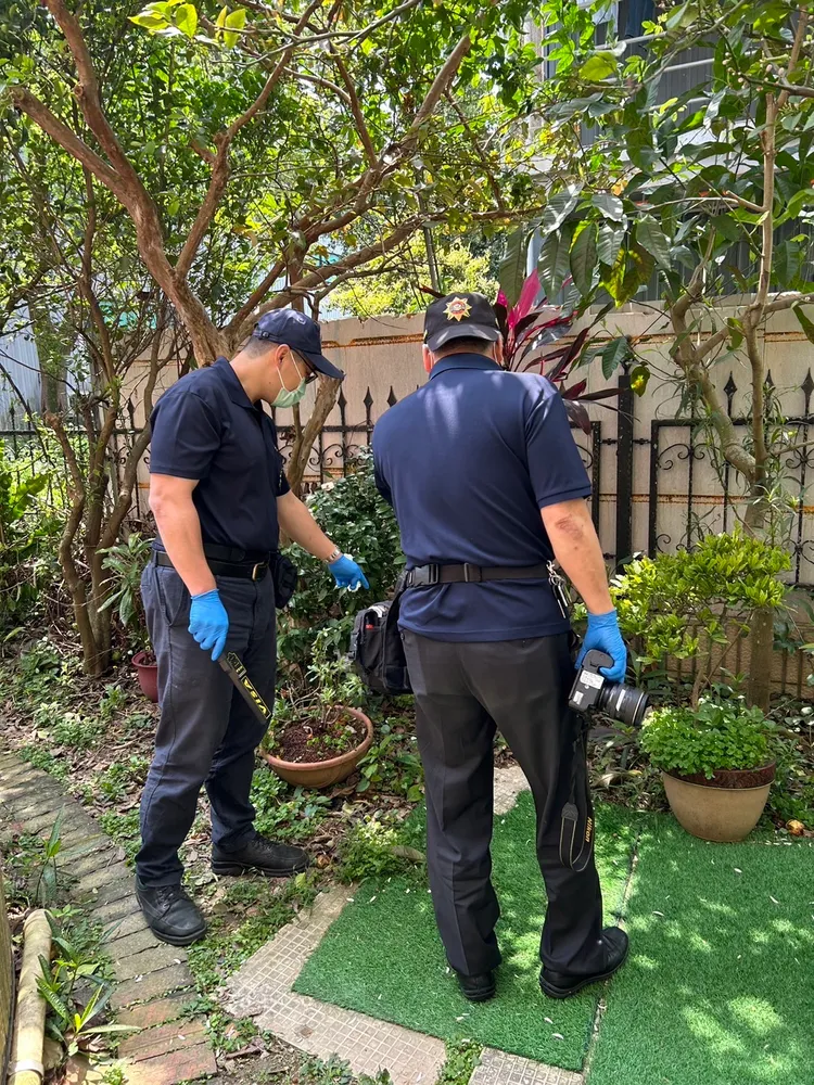 警方在服務處附近搜索。龜山警分局提供