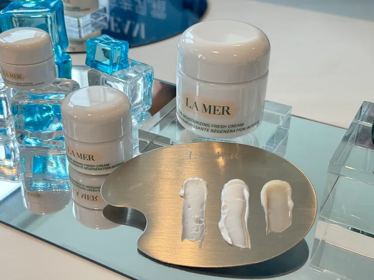 LA MER經典乳霜（左起）、舒芙乳霜、晶凍凝霜質地。張家玲攝