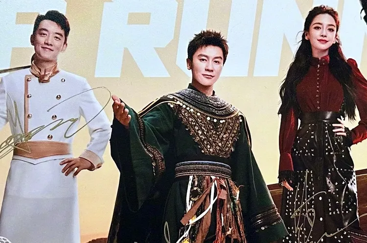 Angelababy（右）脫離之後，《奔跑吧》元老成員剩下李晨、鄭愷。翻攝奔跑吧微博