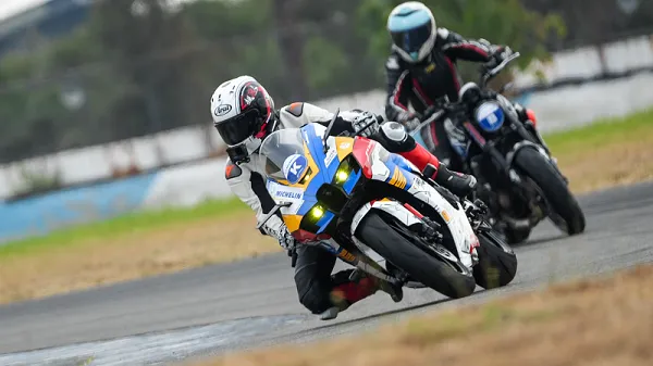 米其林 Power GP2則是高性能運動輪胎，由MotoGP賽事輪胎原班人馬打造，汲取米其林在MotoGP 500次勝利中獲得的賽事經驗。原廠照片