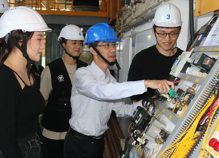 遠東科大與超過65家相關企業產學合作，強調「入學即就業」。校方提供