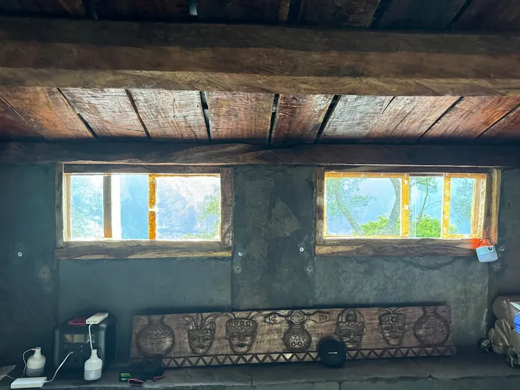 石板屋內部一景。台邦‧撒沙勒提供