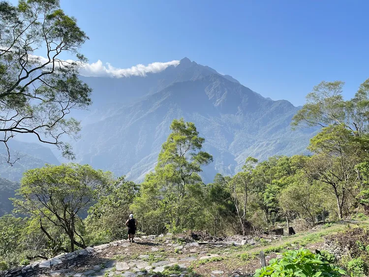 舊好茶部落正對北大武山，晨光景觀壯麗。台邦‧撒沙勒提供