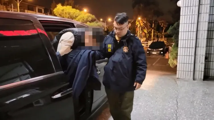 卓嫌撞傷警員逃亡14天被警方逮捕。民眾提供