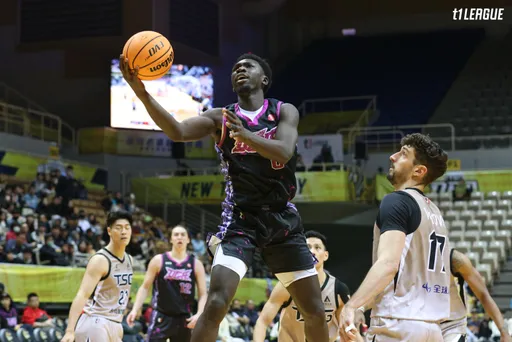 中信特攻總教練中場休息開罵!阿巴西狂轟本季個人新高40分