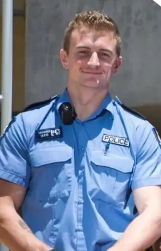 澳洲帥氣警察特里默生前表現傑出、熱心助人。翻攝臉書/Liam Trimmer