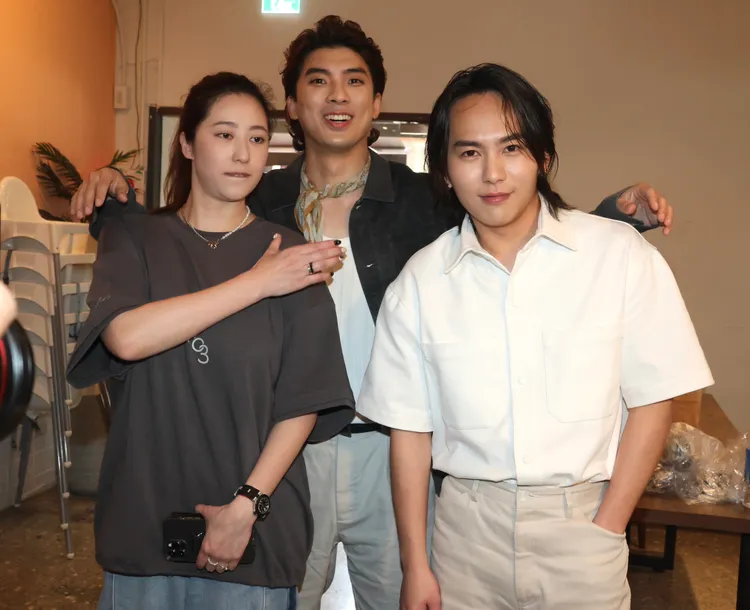 巫建和（右起）、林哲熹和老婆Cindy被形容「三角關係」。彭欣偉攝