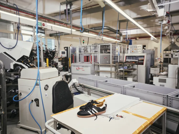 adidas Originals與JJJJound聯名的聯名Samba有望再度成為爆款。品牌提供