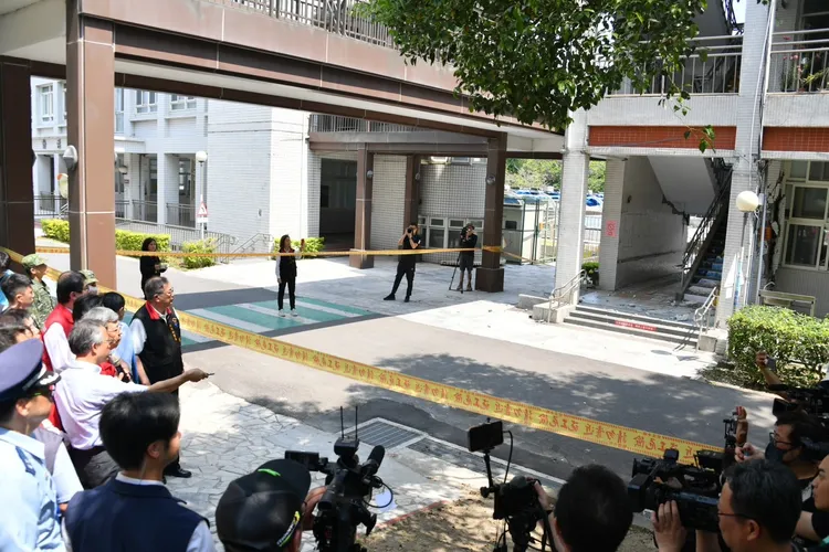 陳建仁昨到花蓮勘災。政院提供