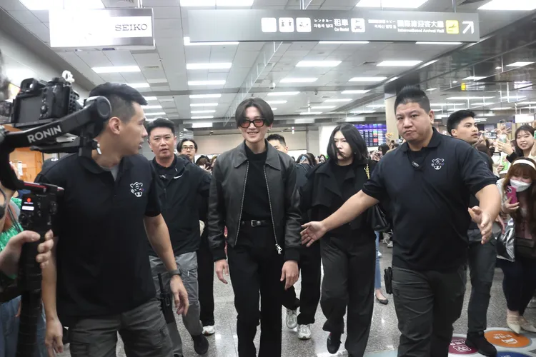 八木勇征看起來心情很好。彭欣偉攝