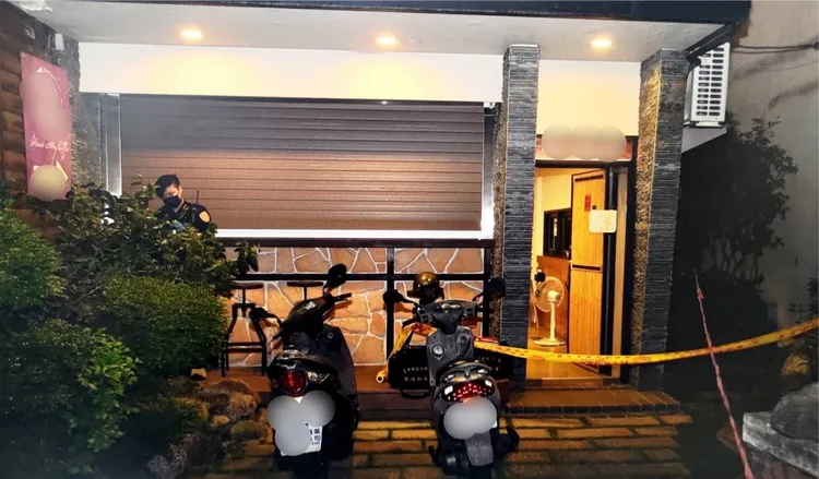 許嫌在住家1樓經營咖啡店。民眾提供