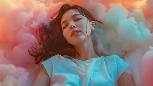 普女變「白富美」交往富二代 逆轉人生竟是詐騙!坑粉絲千萬元