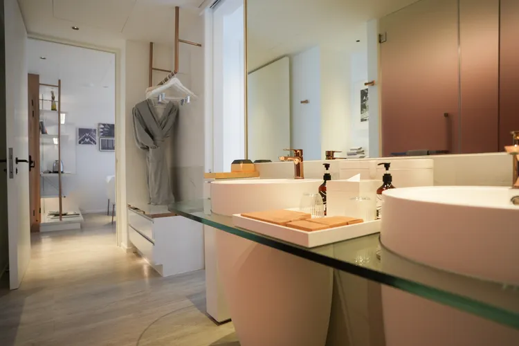 乾溼分離的浴室空間寬敞。田欣雲攝