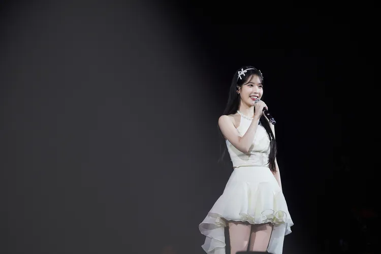 IU笑說台灣粉絲的應援聲贏了。EDAM娛樂提供