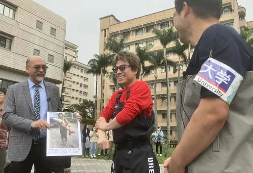 日本綜藝天王小淳來台做調查!竟在中興大學池塘內驚見類鯊魚生物